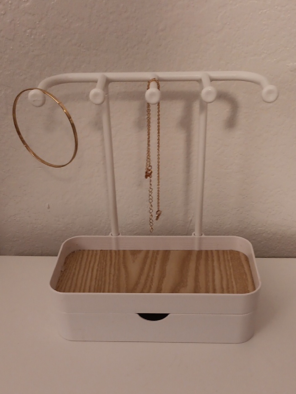 SHEIN White and Faux Wood Jewelry Organizer Stand